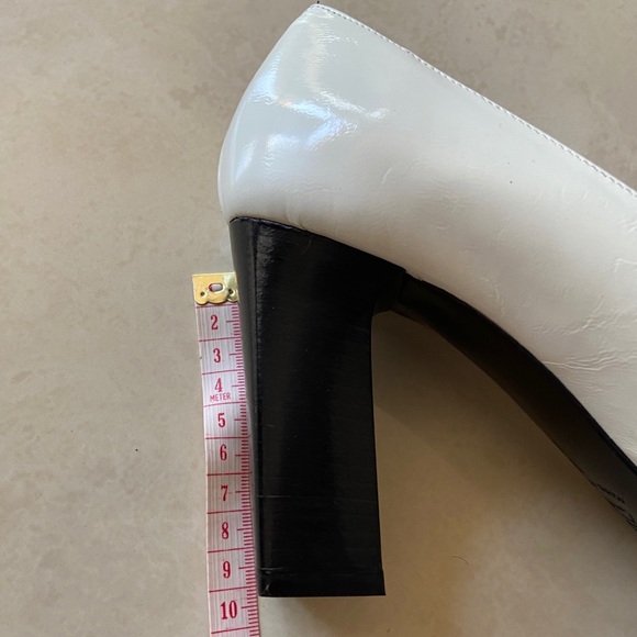 Via Spiga Made in Italy Genuine Leather Black and White Retro Heels with Buckle - Picture 5 of 5